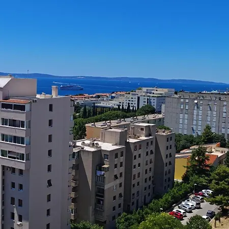 The Golden View Split